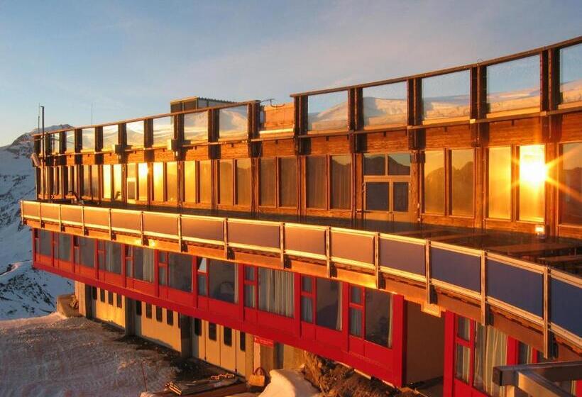 اتاق استاندارد سه نفره, Glacier Hotel Grawand