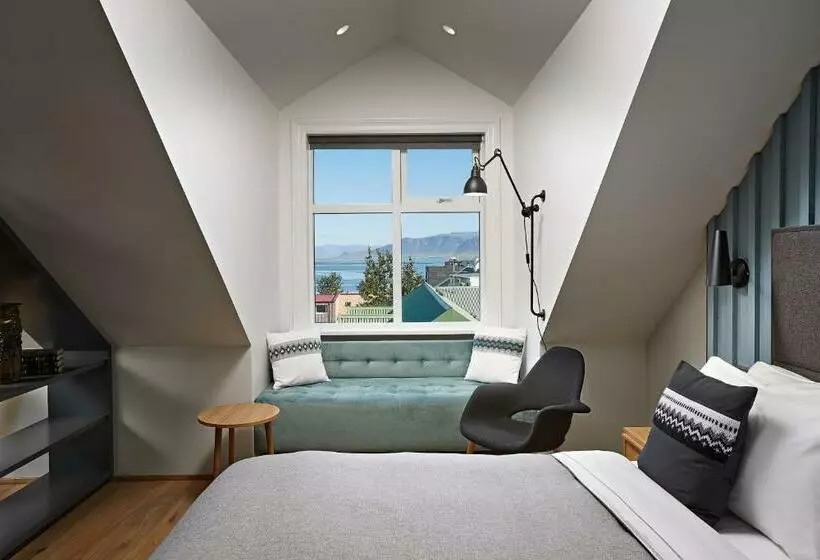 Junior Suite King Bed