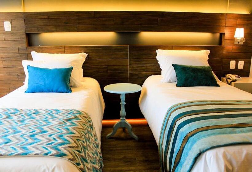 Трехместный Номер Deluxe, Cercano