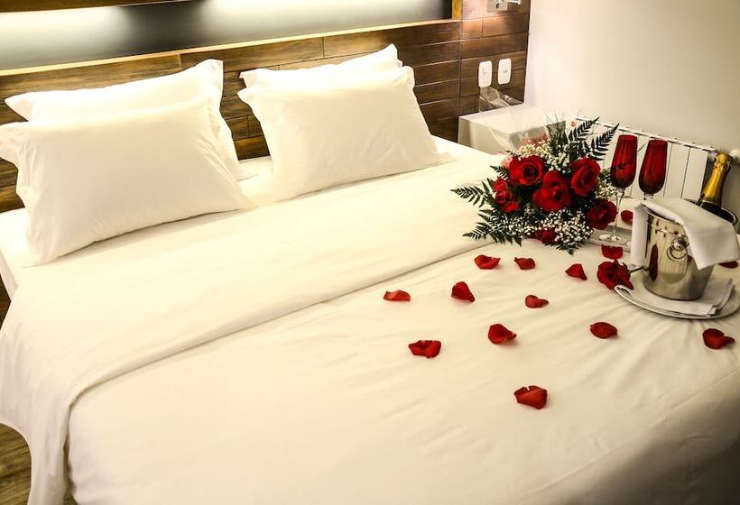 Номер Deluxe, Cercano