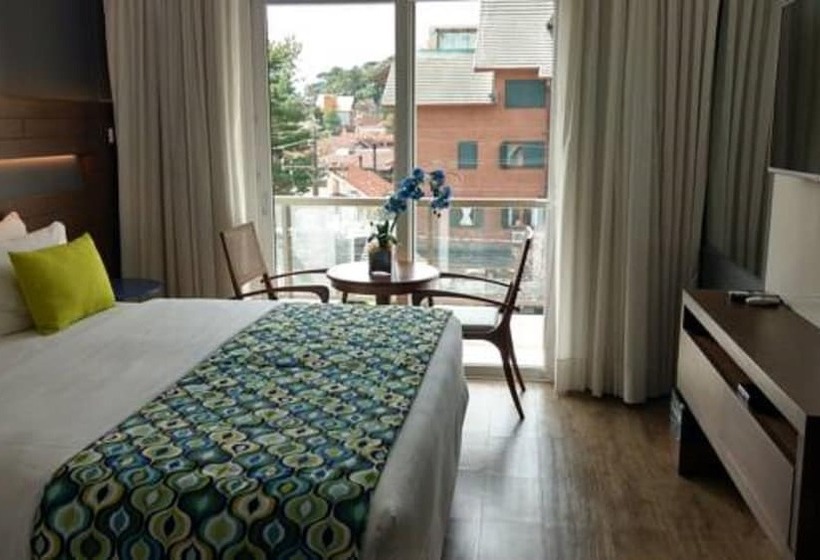 Номер Deluxe, Cercano