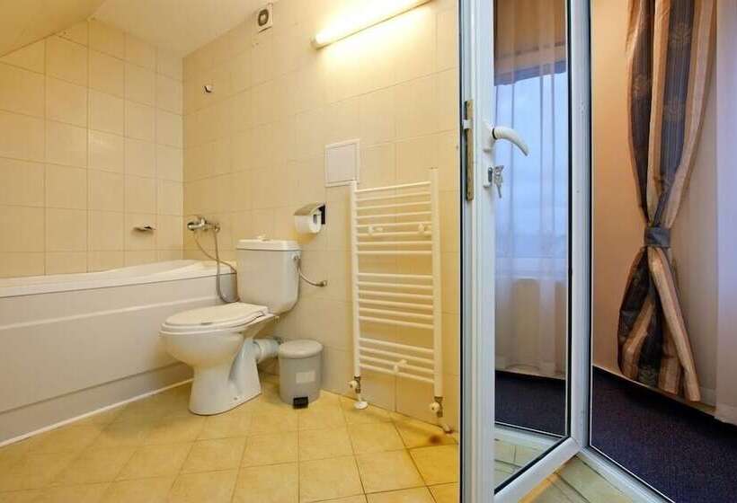 غرفة قياسية, Cheap