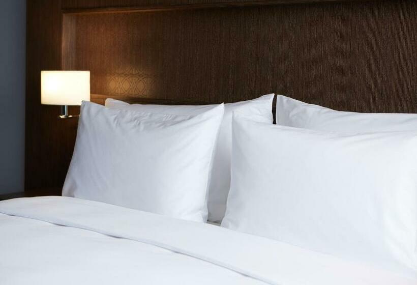 Люкс, Dusit D2 Kenz Hotel Dubai