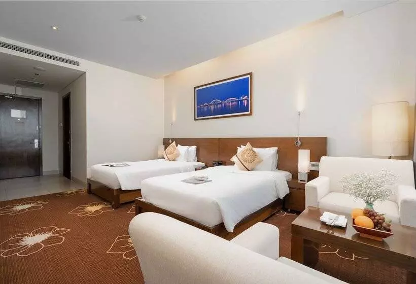 اتاق سوپریور با چشم‌انداز شهر, Grand Tourane Hotel Da Nang