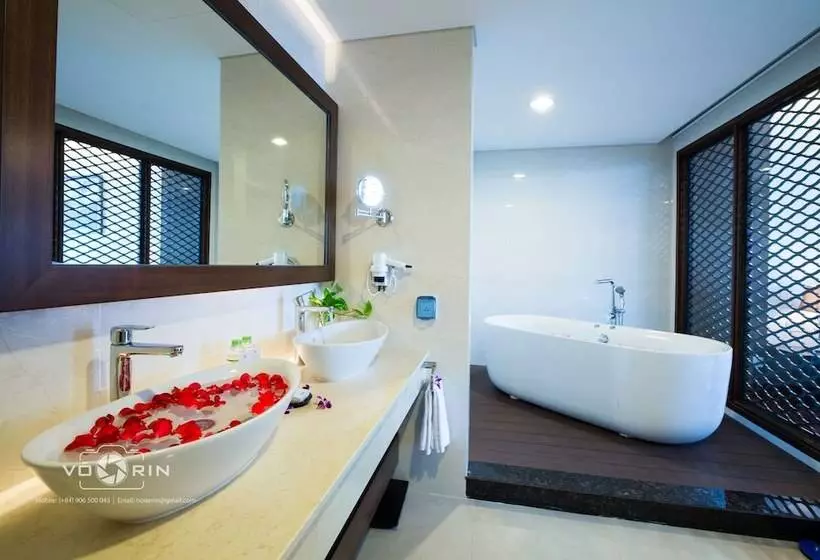 سوییت, Grand Tourane Hotel Da Nang