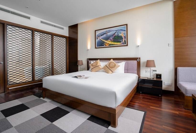 سوییت, Grand Tourane Hotel Da Nang