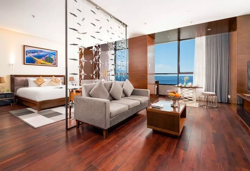 سوییت, Grand Tourane Hotel Da Nang