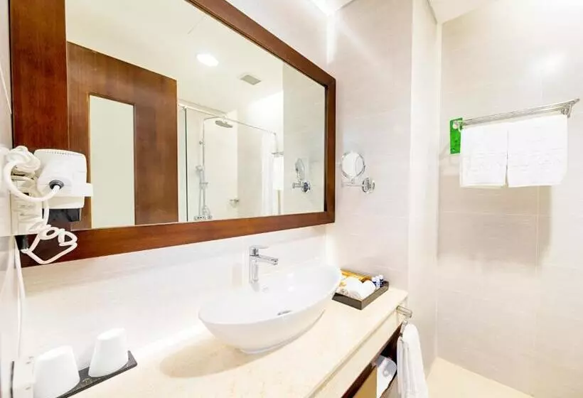 اتاق سوپریور با چشم‌انداز دریا, Grand Tourane Hotel Da Nang