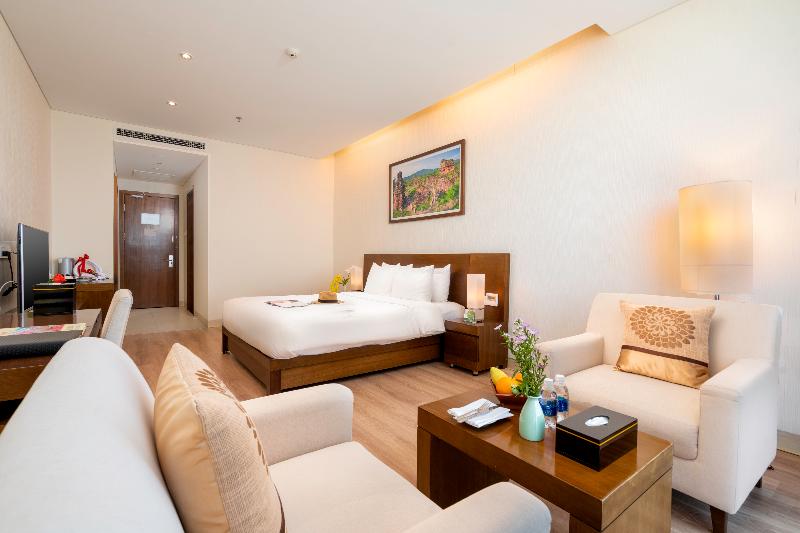 اتاق سوپریور با چشم‌انداز دریا, Grand Tourane Hotel Da Nang