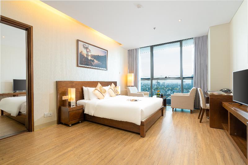 اتاق سوپریور با چشم‌انداز شهر, Grand Tourane Hotel Da Nang