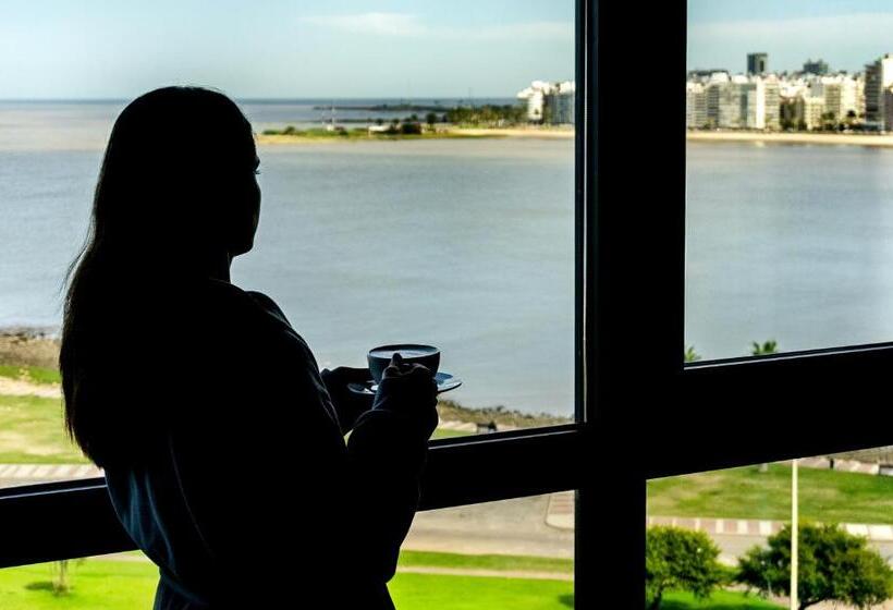 اتاق استاندارد با چشم‌انداز رودخانه, Hyatt Centric Montevideo