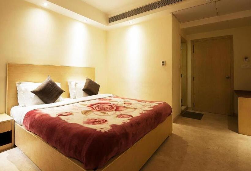 اتاق پرمیوم, Mayur