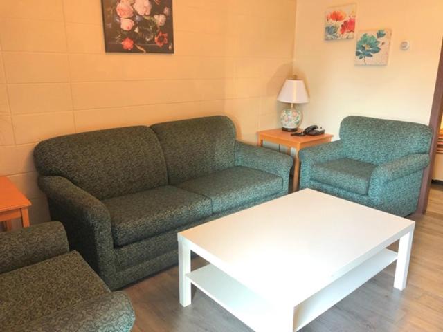 Номер Стандарт, Thriftlodge Edmonton