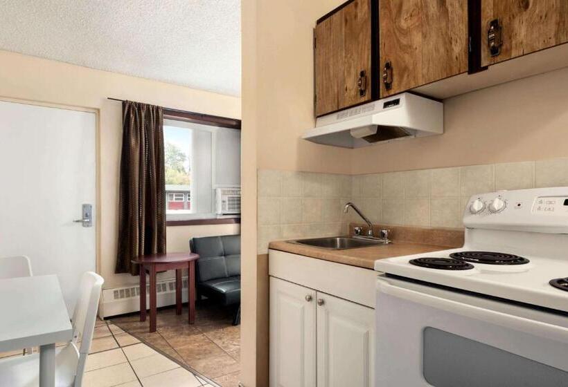 إستوديو قياسى, Thriftlodge Edmonton