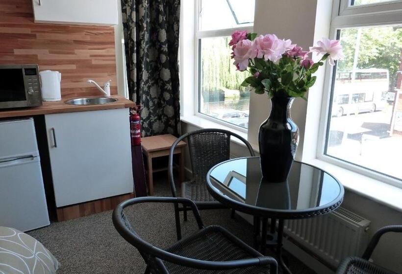 スーペリアトリプルルーム, Riverside