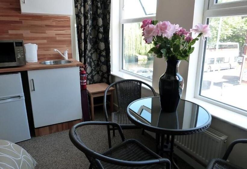 スーペリアトリプルルーム, Riverside