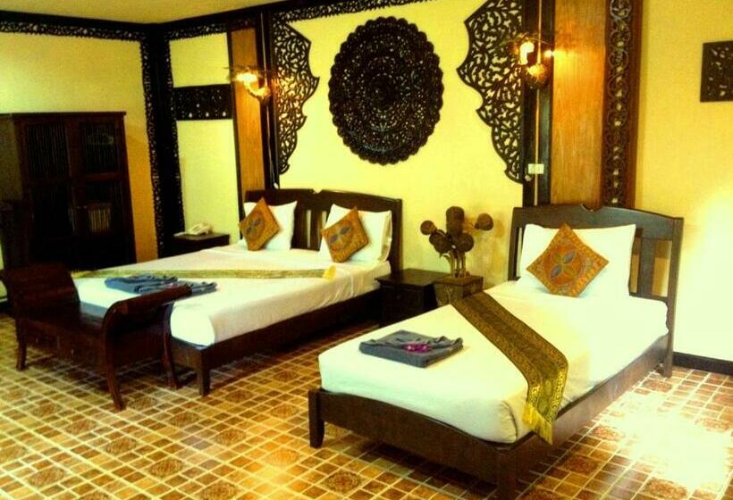 庭の見えるスタンダードトリプルルーム, Paradise Pearl Bungalows