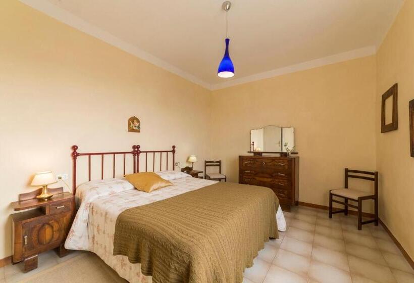 带1个卧室的带阳台的公寓, Agriturismo Ss Annunziata