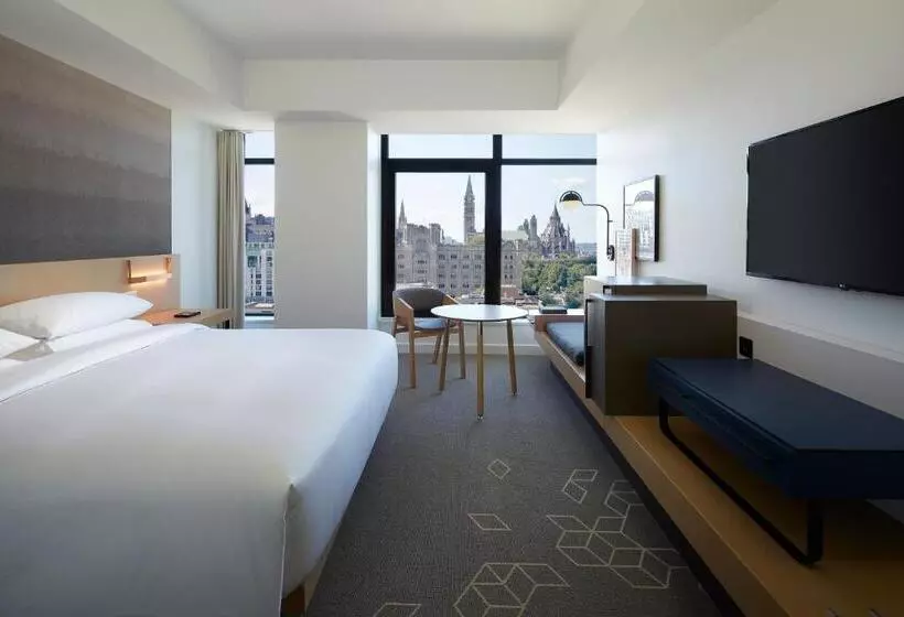 キングサイズベッドのスタンダードルーム, Andaz Ottawa Byward Market, By Hyatt