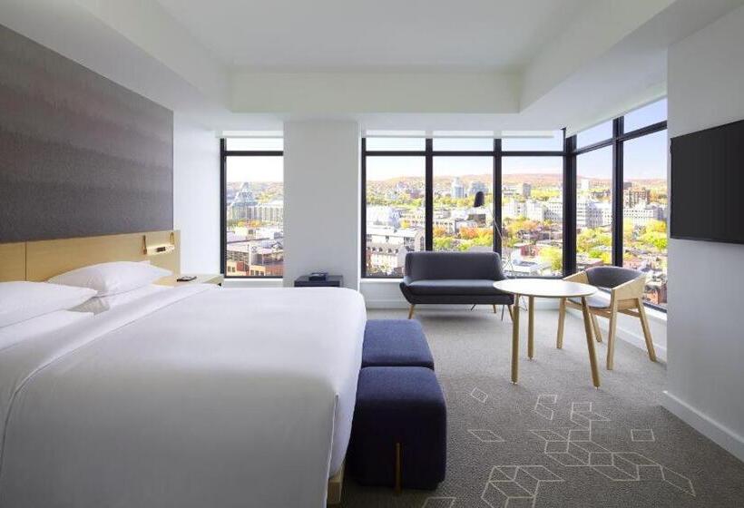 غرفة قياسية سرير كينج لذوى الإحتياجات الخاصة, Andaz Ottawa Byward Market, By Hyatt