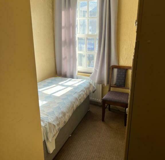 غرفة قياسية فردية, Barley Mow