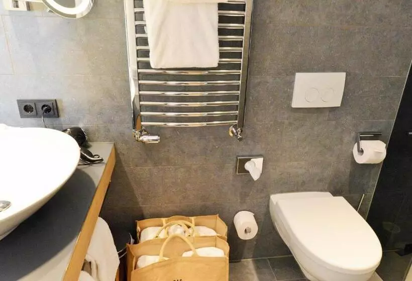 Basis Zimmer, Das Graseck   Mountain Hideaway & Health Care