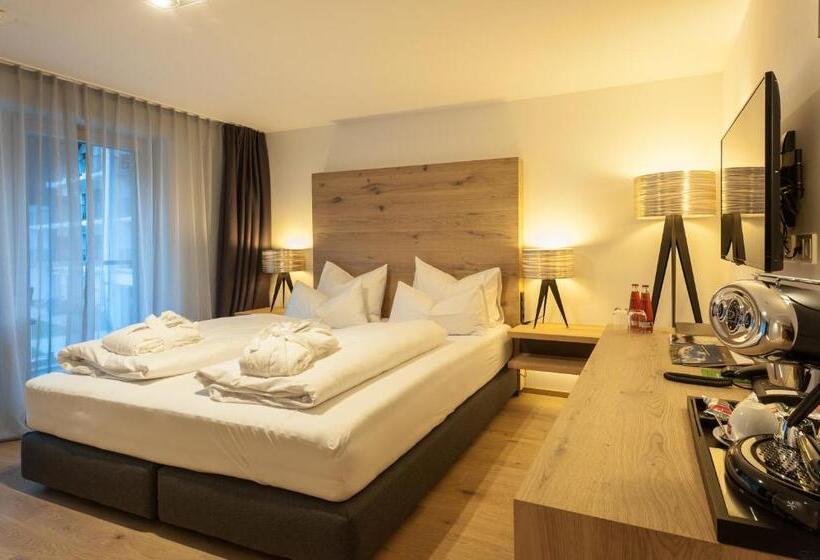 Standardzimmer mit Balkon, Das Graseck   Mountain Hideaway & Health Care