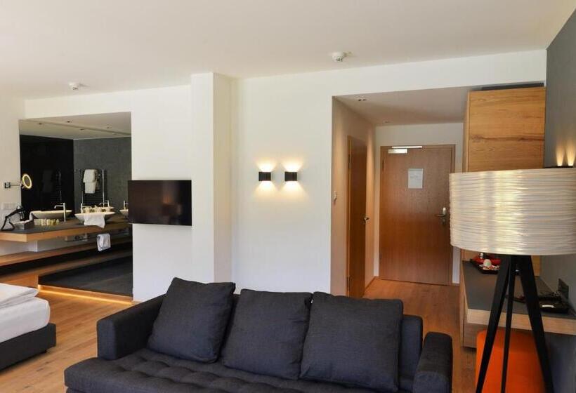 چشم‌اندازهای پهناور سوئیت جونیور, Das Graseck   Mountain Hideaway & Health Care