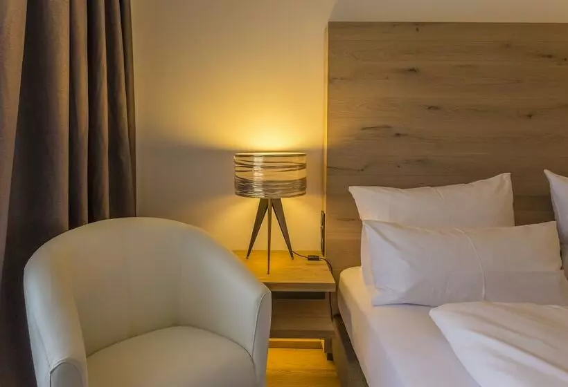 Basis Zimmer, Das Graseck   Mountain Hideaway & Health Care