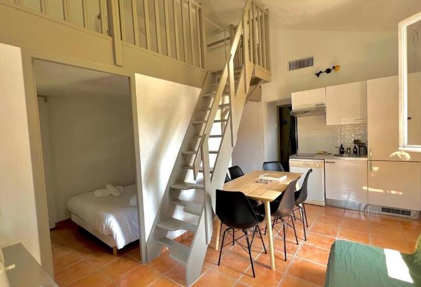 带一个卧室和一个阳台的海景公寓, Le Domaine De La Mer   Appartements De Plage Dans Un Cadre Enchanteur