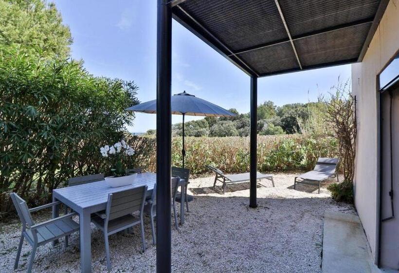 带1个卧室带花园景观的公寓, Le Domaine De La Mer   Appartements De Plage Dans Un Cadre Enchanteur