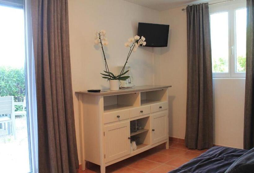 带1个卧室带花园景观的公寓, Le Domaine De La Mer   Appartements De Plage Dans Un Cadre Enchanteur