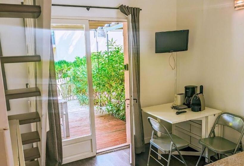 带1个卧室带花园景观的公寓, Le Domaine De La Mer   Appartements De Plage Dans Un Cadre Enchanteur