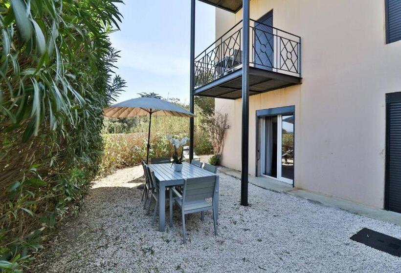 带1个卧室带花园景观的公寓, Le Domaine De La Mer   Appartements De Plage Dans Un Cadre Enchanteur