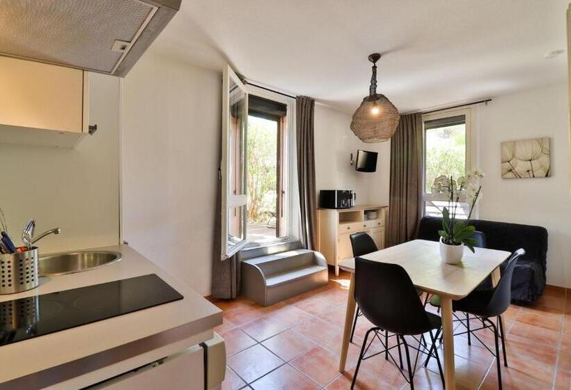 带1个卧室带花园景观的公寓, Le Domaine De La Mer   Appartements De Plage Dans Un Cadre Enchanteur