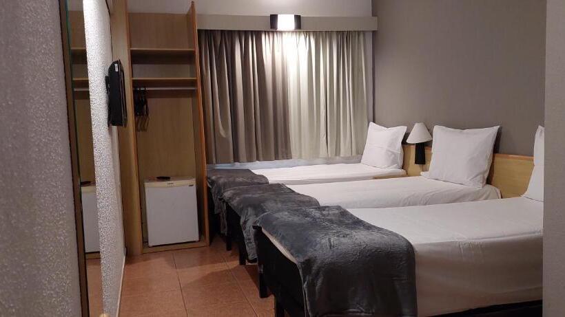 Standaard Driepersoonskamer, Ibis Santos Gonzaga Praia