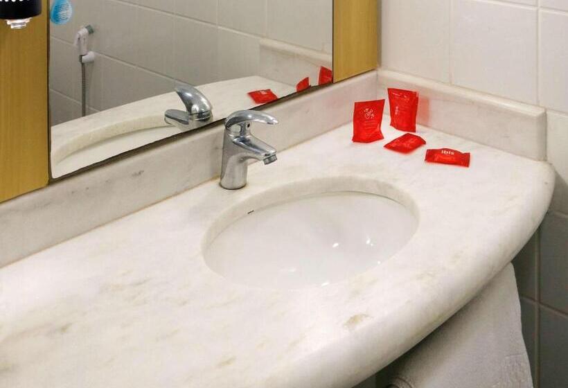 Standaard Driepersoonskamer, Ibis Santos Gonzaga Praia