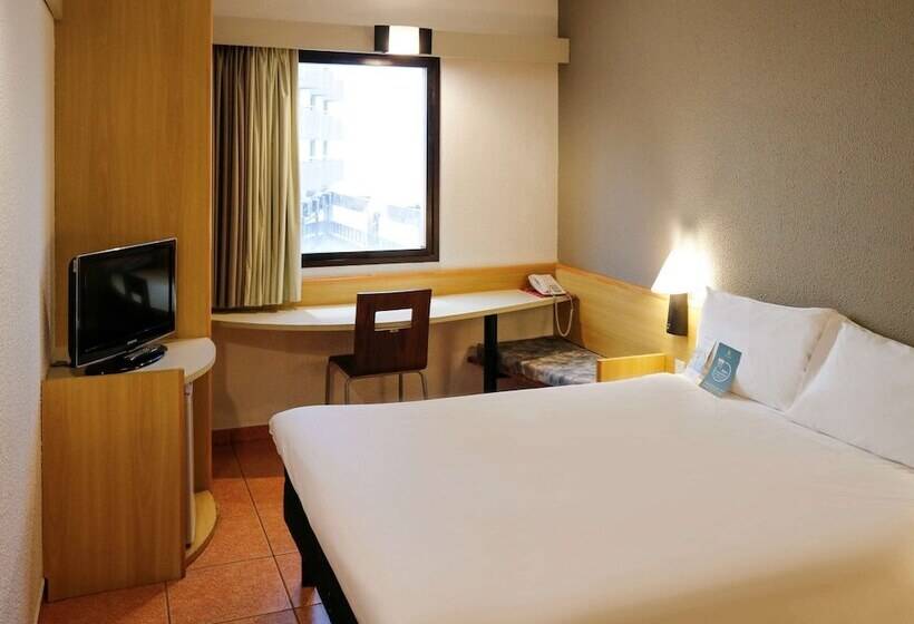 StandaardKamer, Ibis Santos Gonzaga Praia