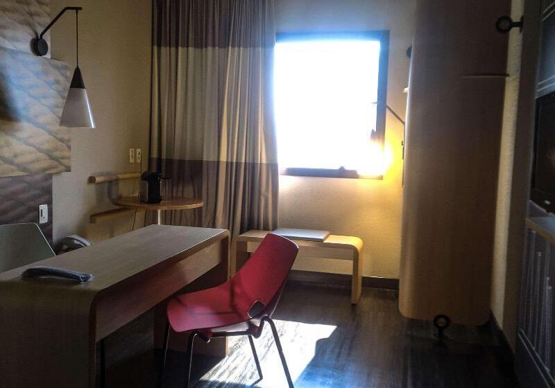 Appartement met 1 Slaapkamer, Ibis Santos Gonzaga Praia