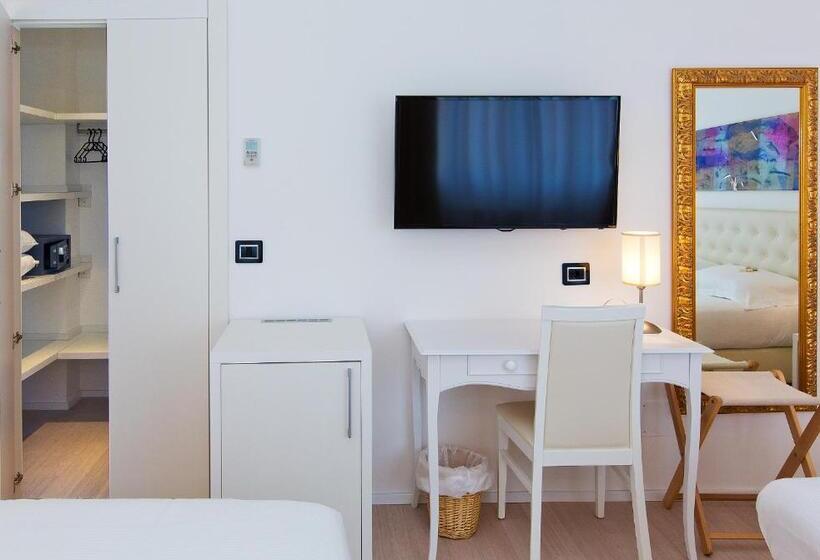 デラックスの４人部屋, Mainè