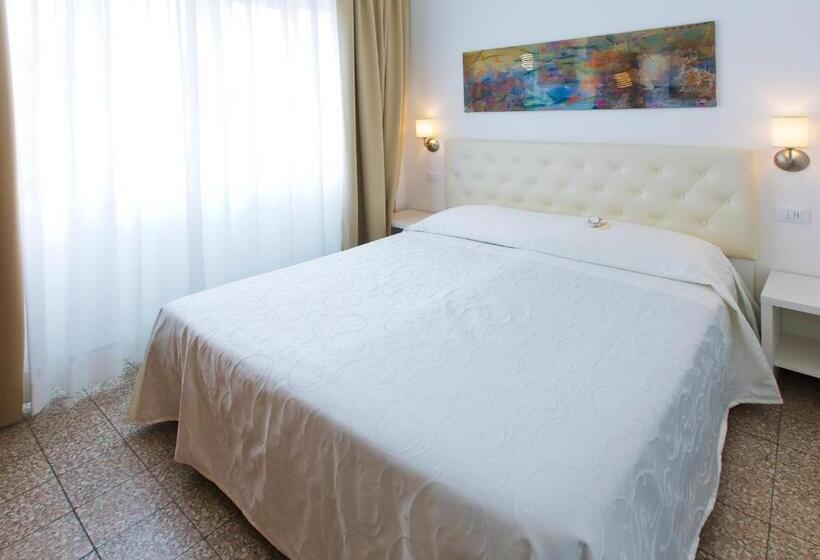 标准单人间, Mainè