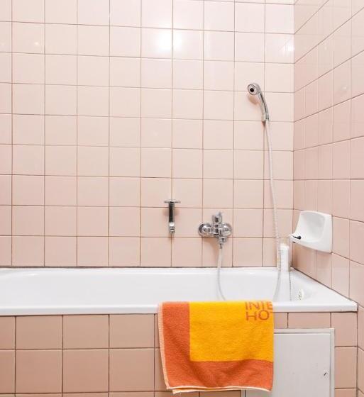 غرفة كومفورت, Merkur  Jablonec Nad Nisou