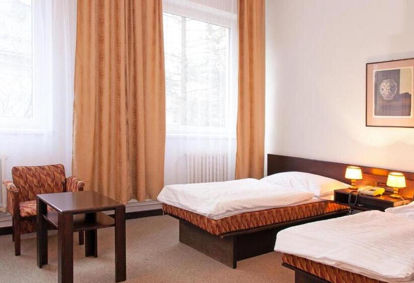 غرفة كومفورت, Merkur  Jablonec Nad Nisou