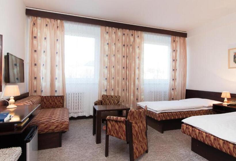 غرفة كومفورت, Merkur  Jablonec Nad Nisou