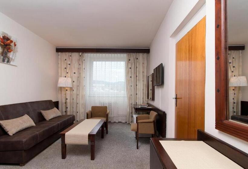 جناح, Merkur  Jablonec Nad Nisou