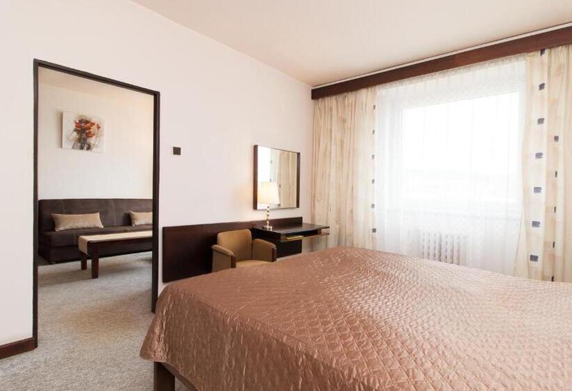 جناح, Merkur  Jablonec Nad Nisou