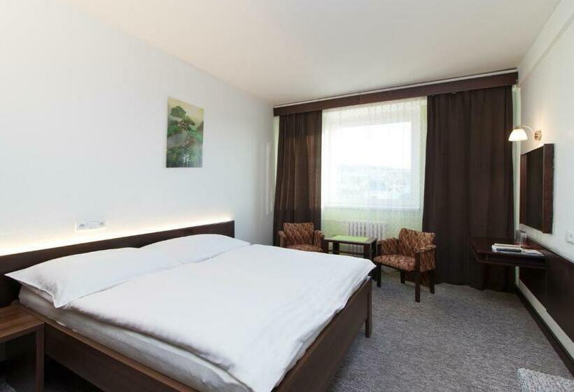 غرفة قياسية, Merkur  Jablonec Nad Nisou