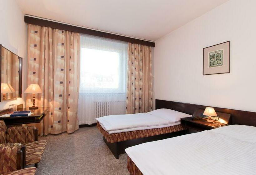 غرفة قياسية, Merkur  Jablonec Nad Nisou