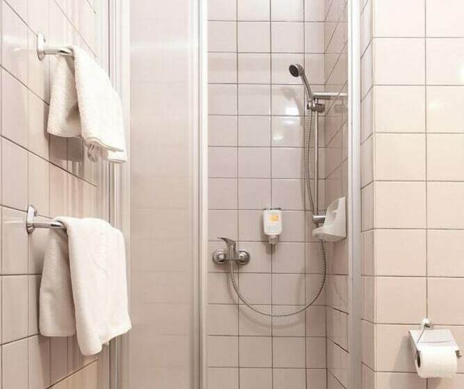 غرفة قياسية, Merkur  Jablonec Nad Nisou