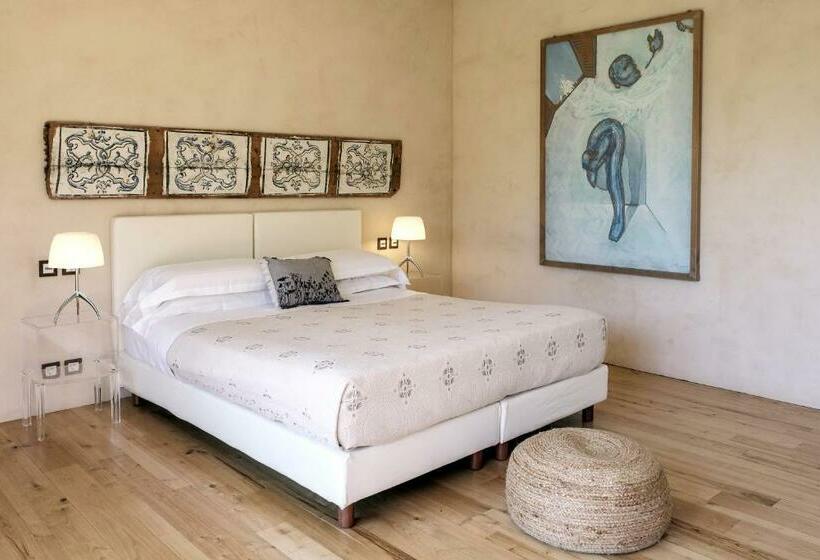 デラックスルーム, Monaci Delle Terre Nere